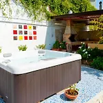 Luca Hotel
